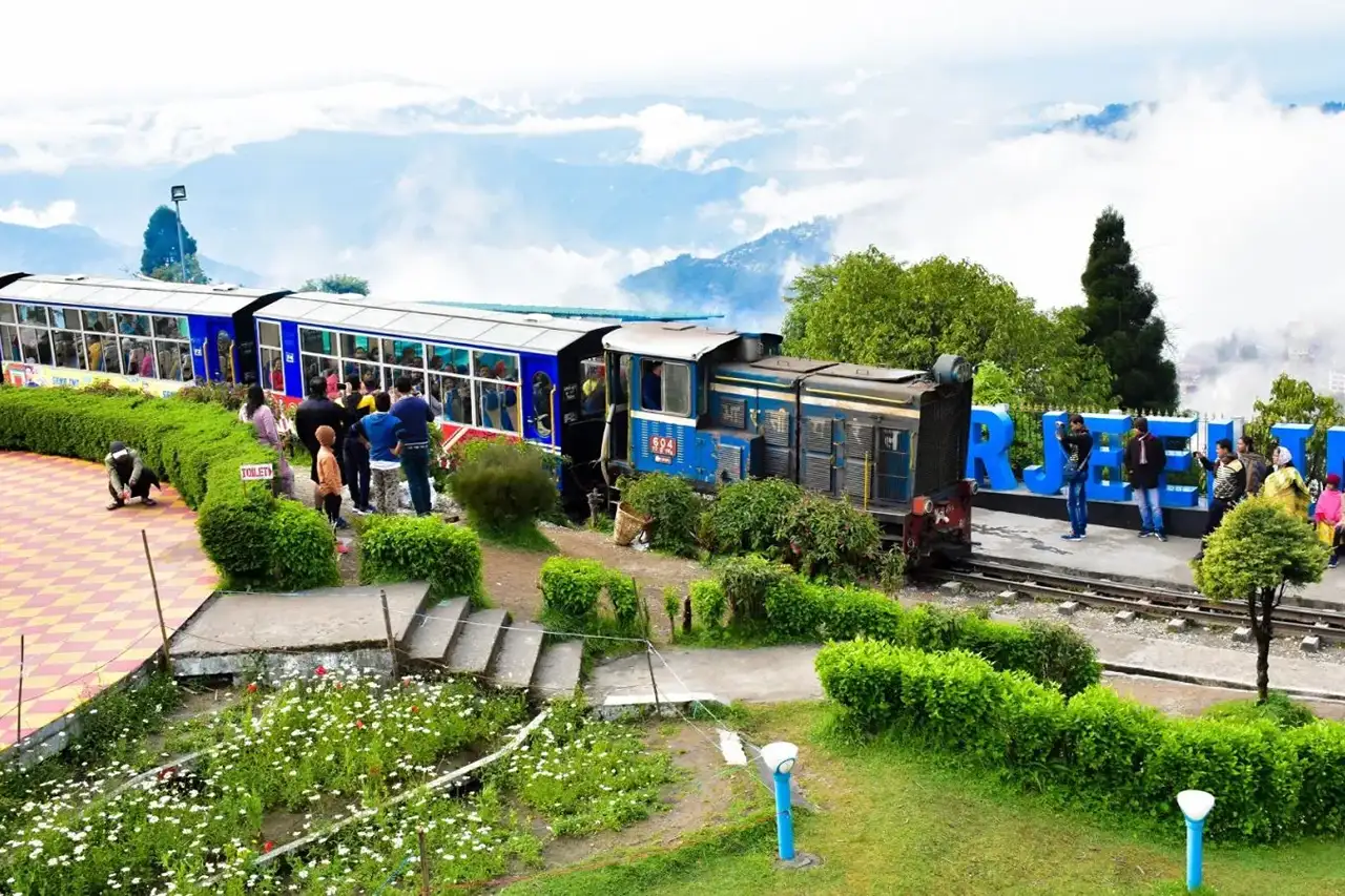 The Toy Train Through the Cloud
